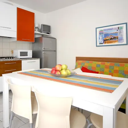 Apartment Seaside Escape Flat For Up To 6 Guests *